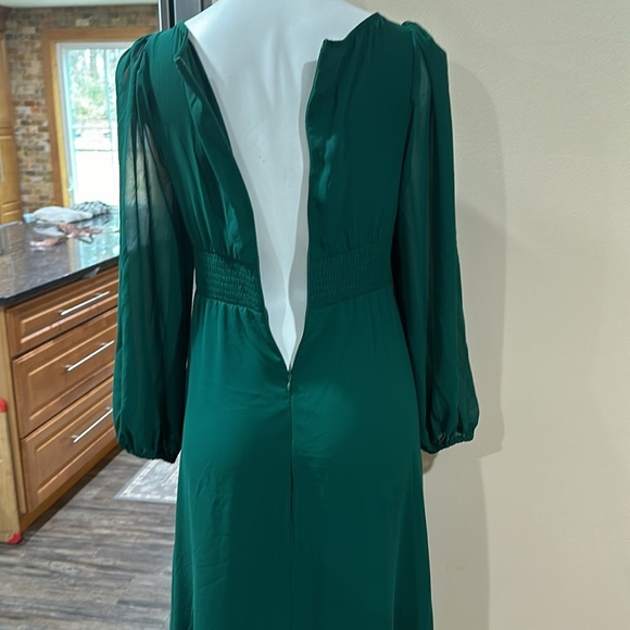 Elegant Green Long Sleeve Dress - Picture 7 of 13